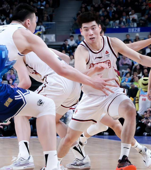 中欧体育平台-CBA季前赛新疆广汇vs浙江稠州前瞻：赵睿首秀引爆焦点战