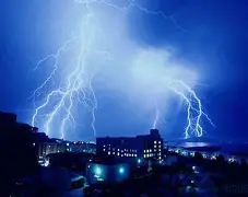 雷加利斯反守为攻，客场带走胜利